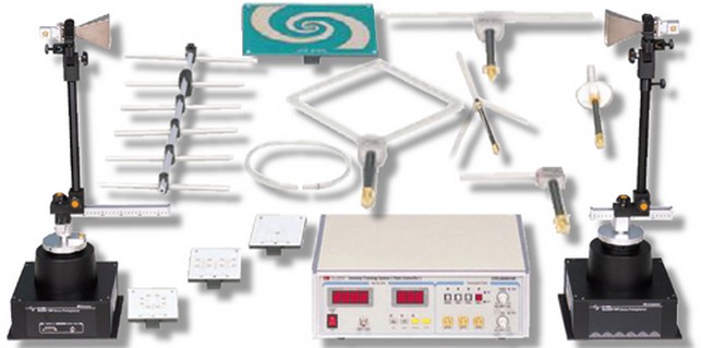 Zestaw Antenowy 500MHz/2GHz/10GHz z Obrotowymi Masztami oraz Uniwersalnym Zestawem Anten, typ: ETD600 HIK-Consulting | Stanowiska Edukacyjne